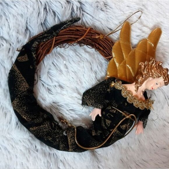 Vintage1 Ornament Porcelain Angel Velvet Brocade Robe Grapevine Wreath 7" - Picture 10 of 13